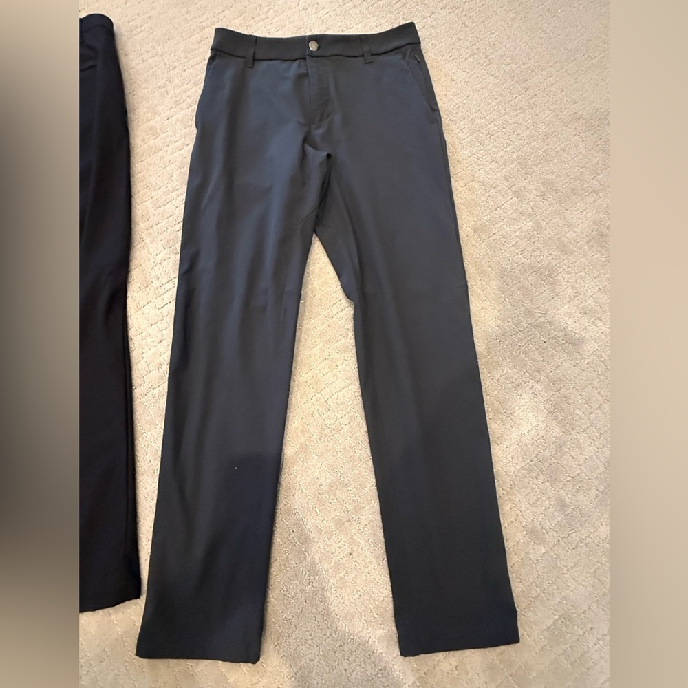 Men’s Lululemon Commission Trouser
size 30 
length 31
dark gray